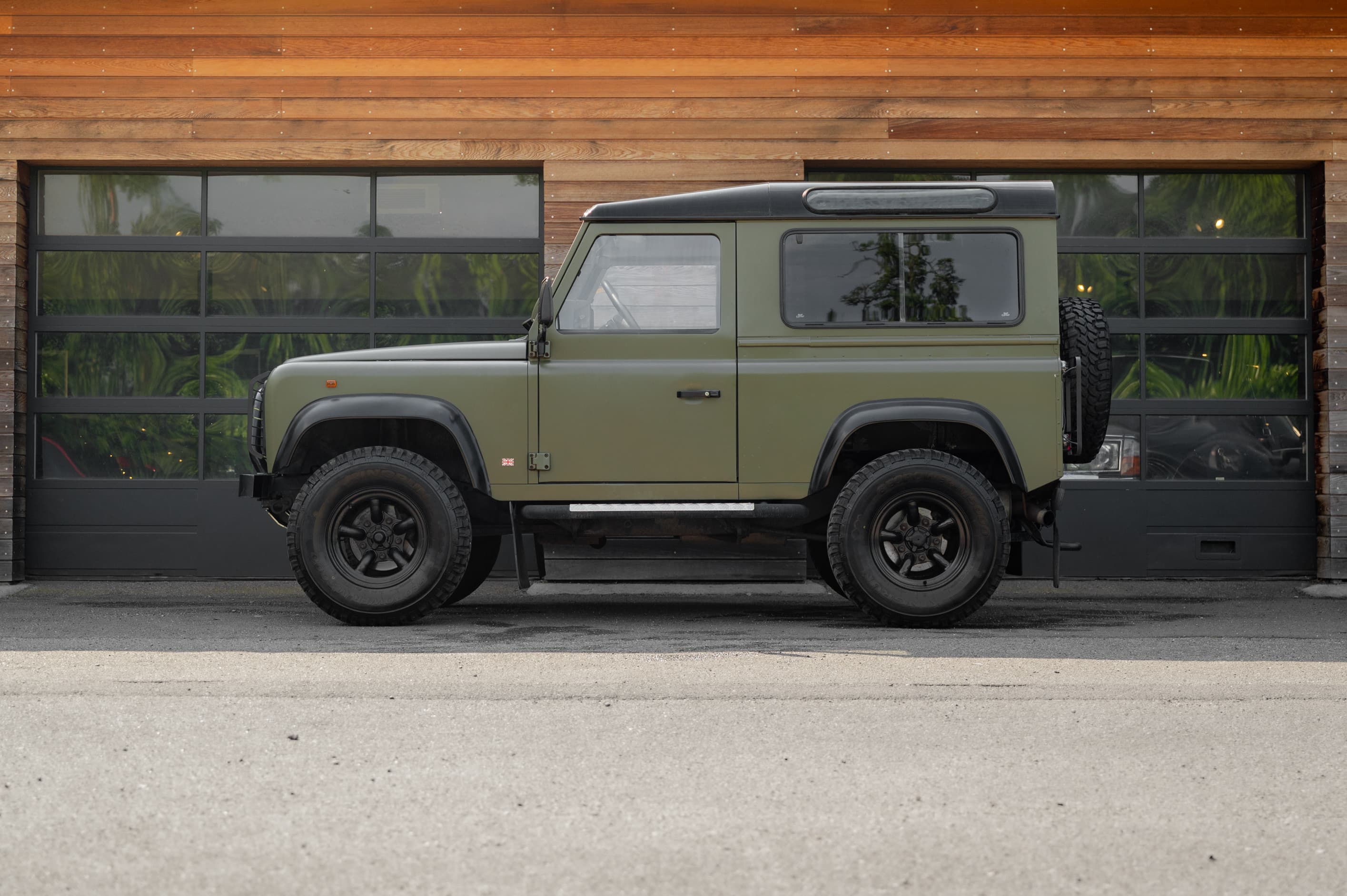 Land Rover Defender 90